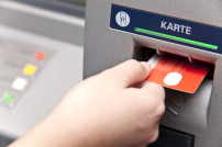 Geldautomat - Geld abheben mit einer Bankkarte