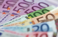 Große Euro-Geldscheine aufgefächert